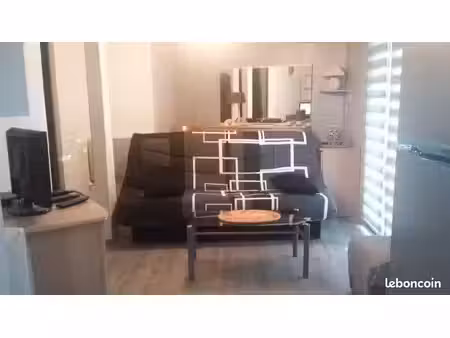 studio meuble avec parking privé