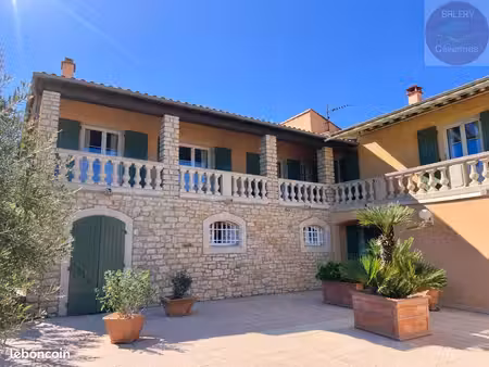 propriété 12 pièces 305 m²
