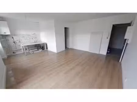 studio de 30m² + balcon + 1pl de parking privatif.