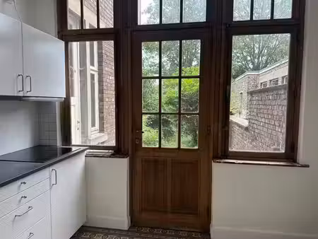 studio au rez avec accès direct au jardin