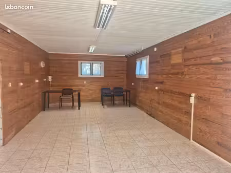 local  bureau  entrepot  stockage