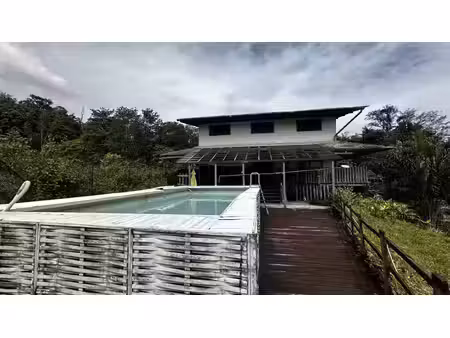 votre maison en bois perchée sur les hauteurs de la pointe maripa