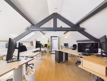 duplex de bureaux modulables dans une ferme avec parking
