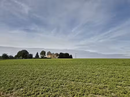 très belle parcelle de terrain à bâtir dans un environnement