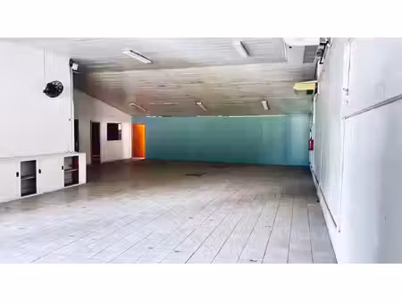 local commercial de 221 m² ; zac de rivière roche