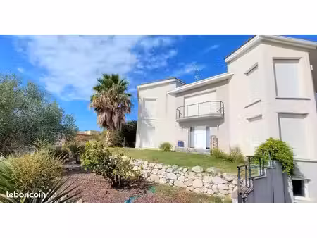 villa 4 pièces 173 m²