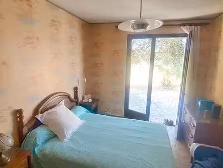 villa 5 pièces  garage  sur 1300m2
