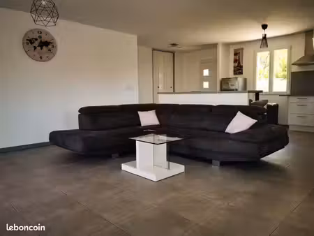 charmante maison 3 chambres avec piscine
