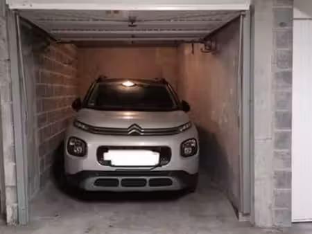 garage fermé 11 5 m² - lille grand palais - 130 /mois