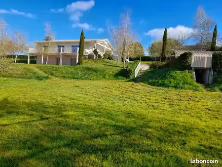 maison de 251m2 à laruscade