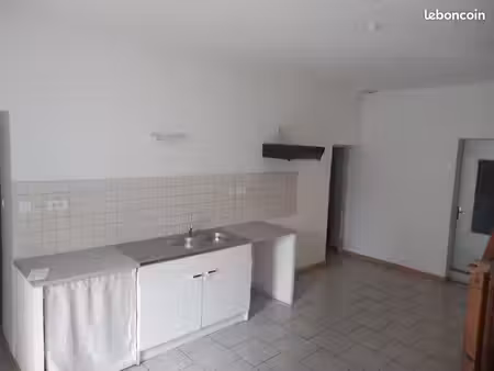 loue maison à dénezé sous le lude