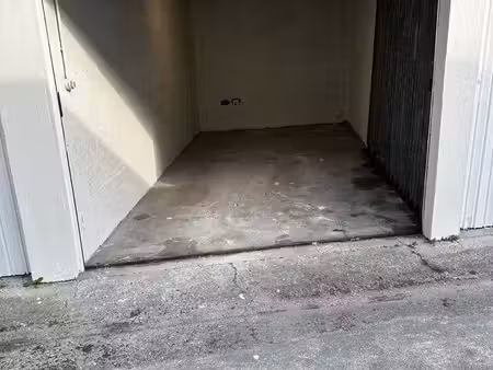 box 15m2 à louer