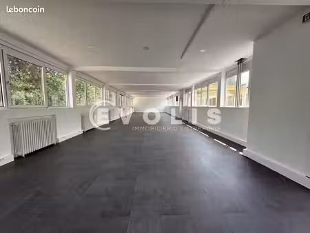 bureaux 210 m²