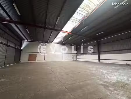 bureaux 1 460 m²