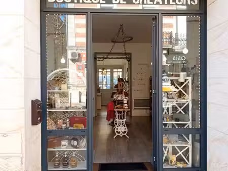 a saisir local chaleureux et atypique-60m2-saint-médard en jalles centre