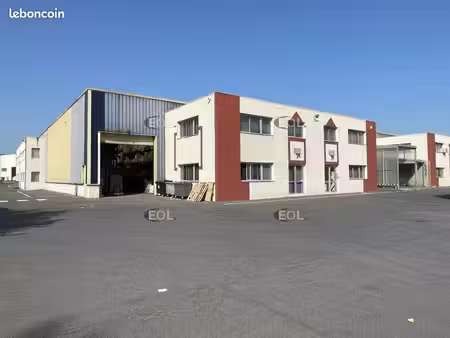local d'activité 647 m²
