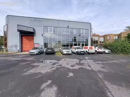 local industriel 3 089 m²