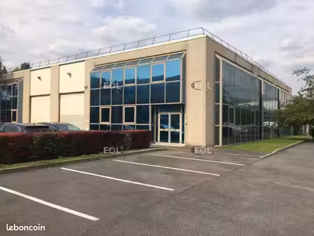 local d'activité 958 m²