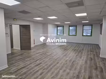 bureaux 179 m² domont