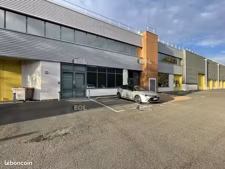 local d'activité 240 m²