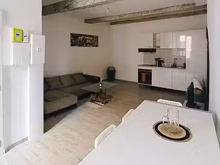 appartement t2 (une chambre) d'environ 47m2  au 1er étage