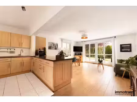 t3 en rdj : jardin 140m²  parking  résidence récente