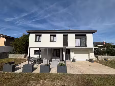 maison chavanoz 6 pièce(s) 137 m2
