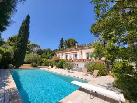 la valette du var nord la calabro: maison t6 sur 1927 m2 de