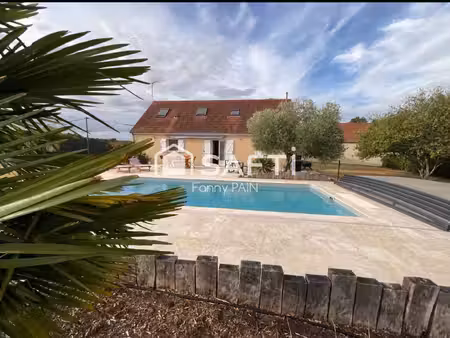 maison familiale de 2004 avec dépendance de 68 m² et piscine