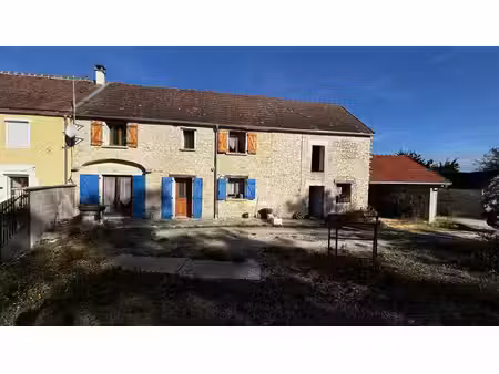 maison ancienne à la campagne