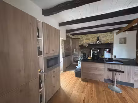jolie maison en pierre