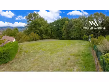 rare. terrain constructible de 1 282 m² au coeur de salignac-ey