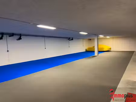 sierentz ! parking pour voitures de collection/prestige