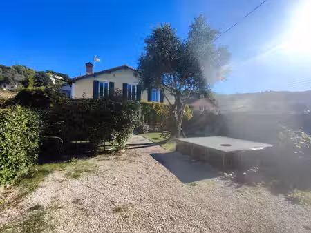 pegomas centre maison 4 pieces 82 m2 jardin 353 m2
