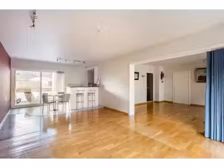 ruim 3slaapkamer appartement van maar liefst 125m² in centrum zwevegem