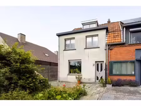 te renoveren woning met 3 slaapkamers en zolder in bissegem