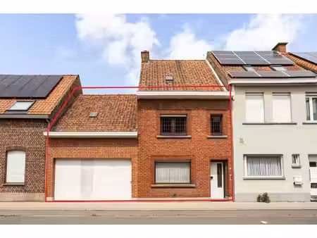 gezinswoning met garage en grote tuin in gullegem