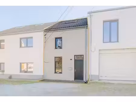 bons villers : 3 chambres  rénovée et jardin plein sud