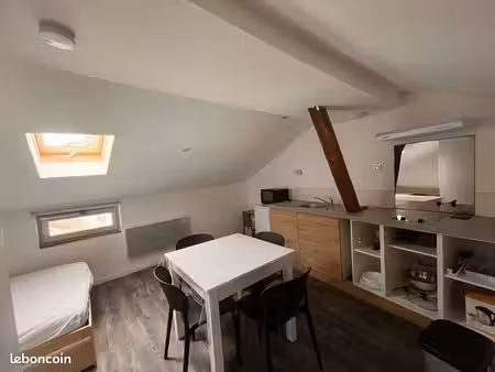 à louer studio meublé