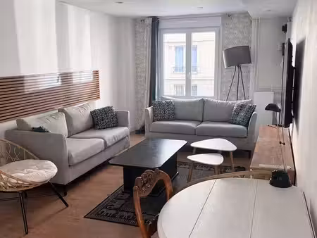 maison de ville à louer  meublée