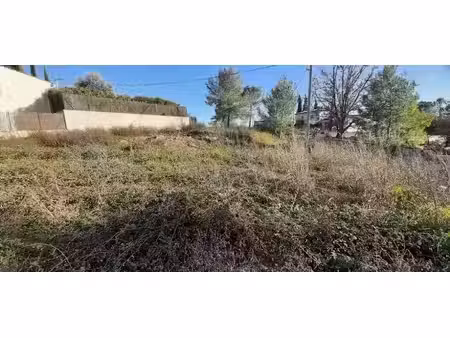 vente terrain 696 m² à la motte (83920)  220 000 €