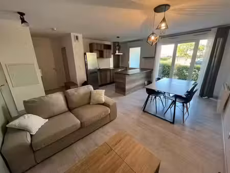 location appartement 2 pièces 46.19 m² à ambares-et-lagrave (33440)  760 €