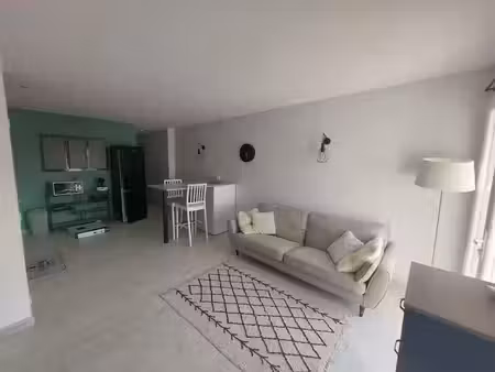 location meublée appartement 3 pièces 53.39 m² à calvisson (30420)  751 €