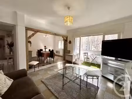 location meublée appartement 4 pièces 76.74 m² à arles (13200)  825 €
