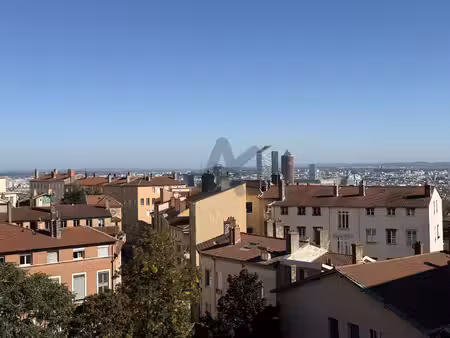 lot de 2 appartements - surface totale de 150 m2 à rénover -