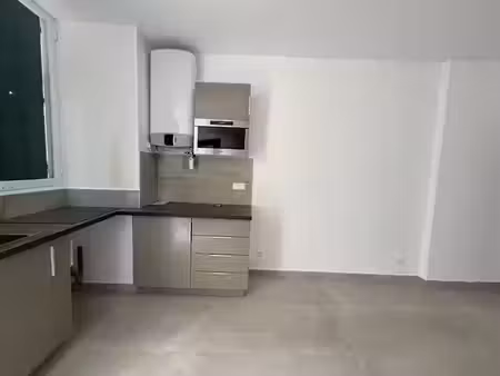 location appartement 1 pièce 24 m² à saint-germain-en-laye (78100)  850 €