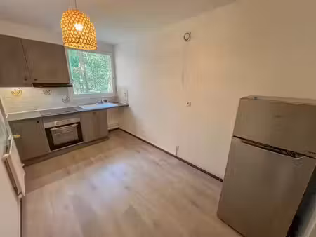 location meublée appartement 2 pièces 52 m² à maurepas (78310)  990 €