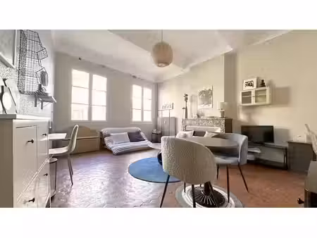 location appartement 2 pièces 50 m² à aix-en-provence (13090)  1 100 €