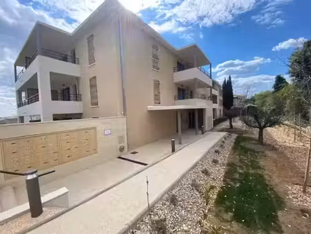 location appartement 3 pièces 60 m² à aix-en-provence (13090)  1 168 €
