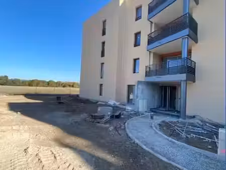 location appartement 4 pièces 88 m² à aix-en-provence (13090)  1 324 €
